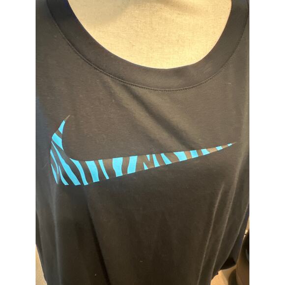 Women’s Nike Plus Size Long Sleeve T-Shirt. Size 3X NWT! - Picture 2 of 4